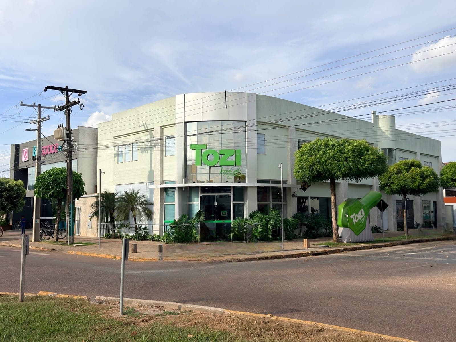 Sede da Tozi Imóveis em Sinop, Mato Grosso